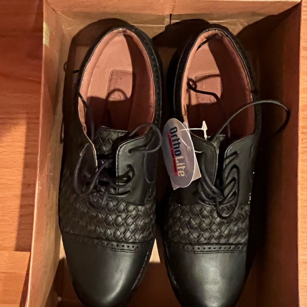 Tommy Bahama men’s size 10 shoes ortho lite never been worn